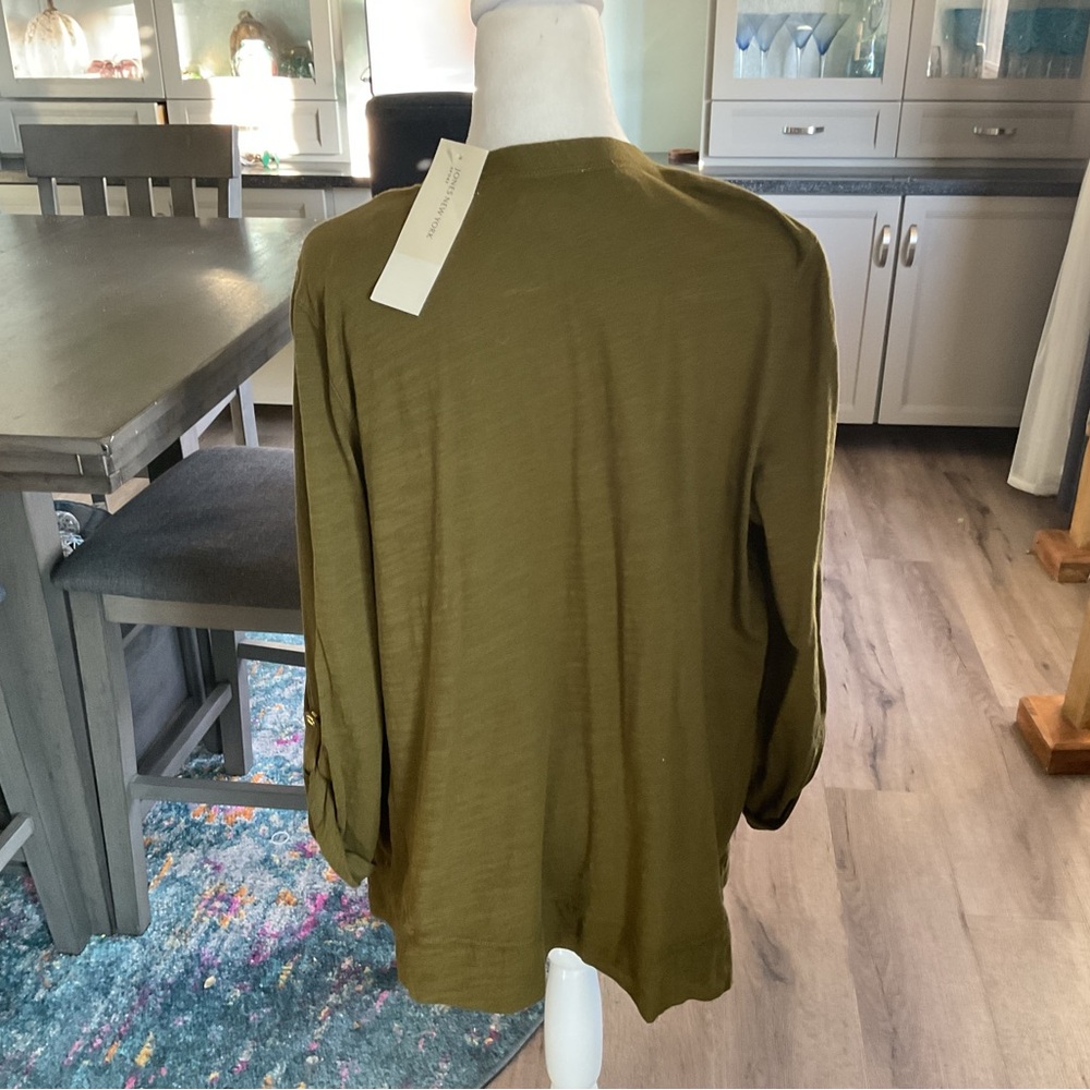 Jones New York Deep Olive Button-Down Shirt - Picture 2 of 7